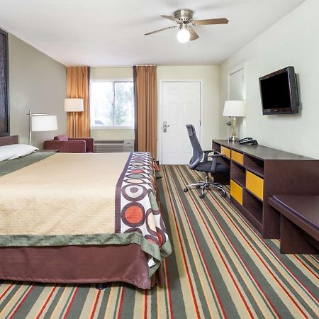 Super 8 By Wyndham Brookhaven Hotel Ngoại thất bức ảnh